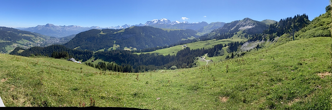 Vue panoramique depuis le Crêt du Midi