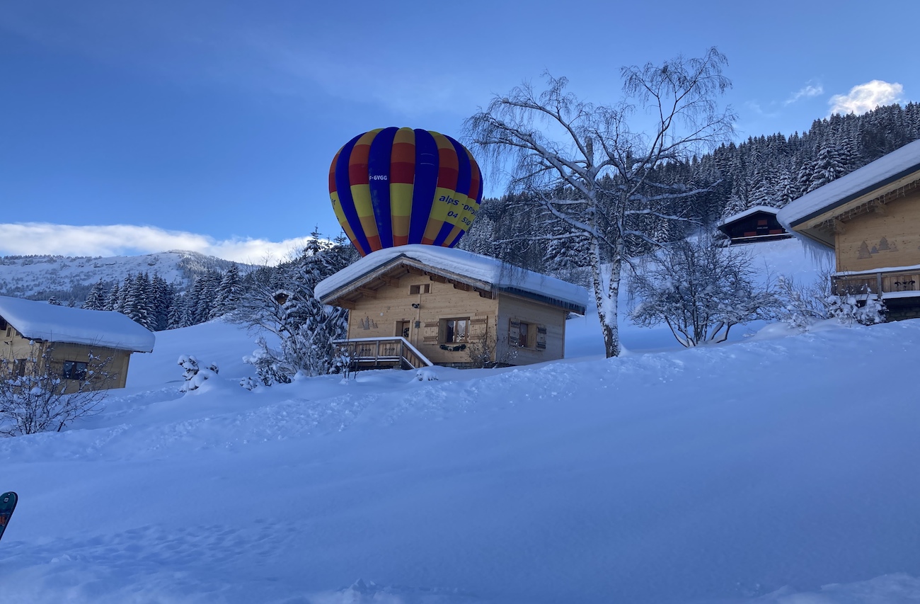 Atterrissage de montgolfières en hiver