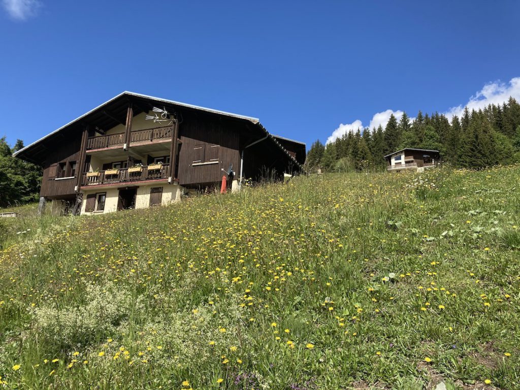 Chalet Lachat au printemps